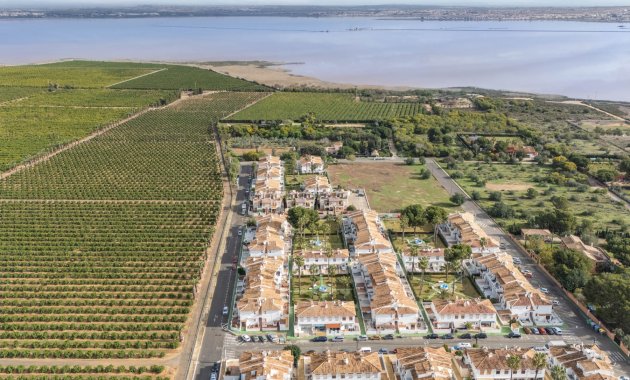 Reventa - Casa adosada -
Torrevieja - Lago Jardin