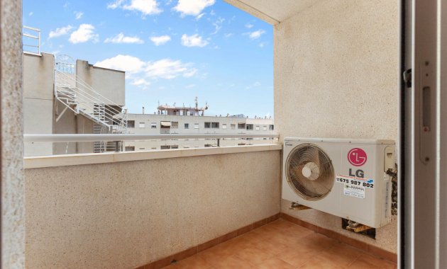 Reventa - Apartamento -
Torrevieja - El Molino