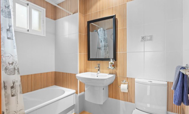 Reventa - Apartamento -
Torrevieja - El Molino