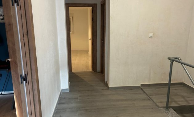 Herverkoop - Rijwoning -
Benejúzar