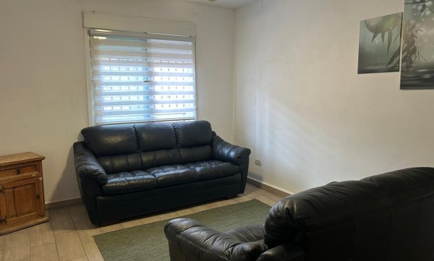 Herverkoop - Rijwoning -
Benejúzar