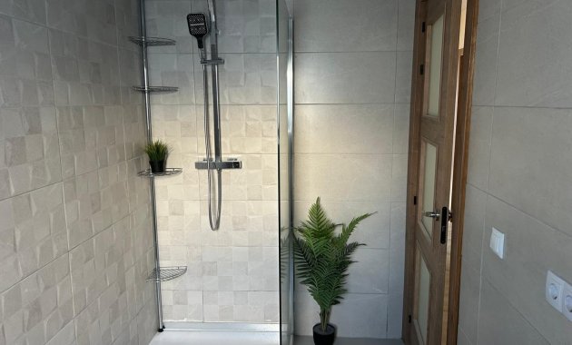 Herverkoop - Rijwoning -
Benejúzar