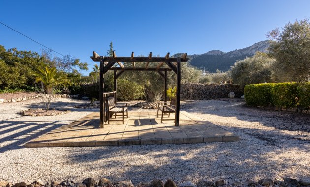 Herverkoop - Finca   -
La Zarza