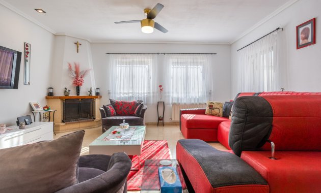 Herverkoop - Finca   -
La Zarza