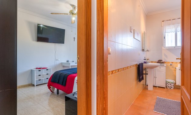 Herverkoop - Finca   -
La Zarza