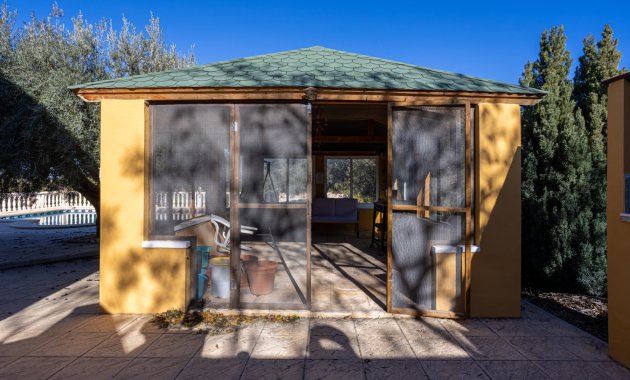 Herverkoop - Finca   -
La Zarza