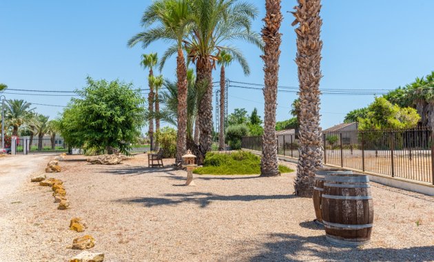 Herverkoop - Landhuis -
Catral