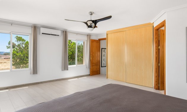 Herverkoop - Landhuis -
Catral