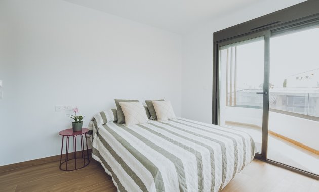 Obra nueva - Apartamento -
Redován