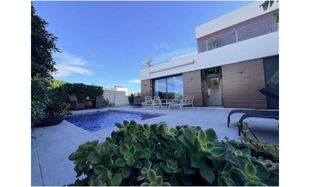 Herverkoop - Vrijstaande woning / Villa -
Benijofar