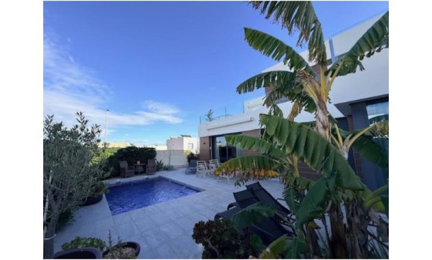 Herverkoop - Vrijstaande woning / Villa -
Benijofar