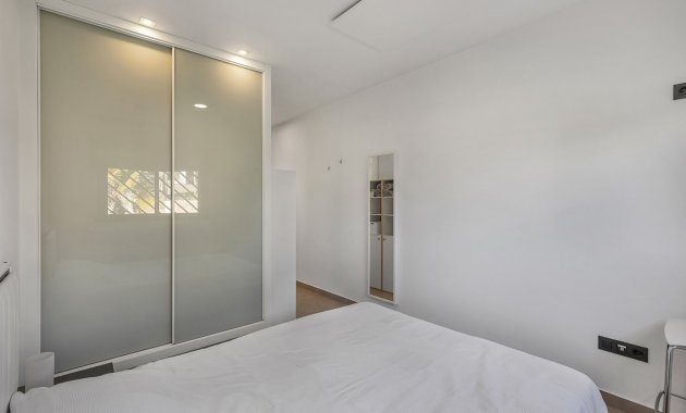 Herverkoop - Appartement -
Punta Prima