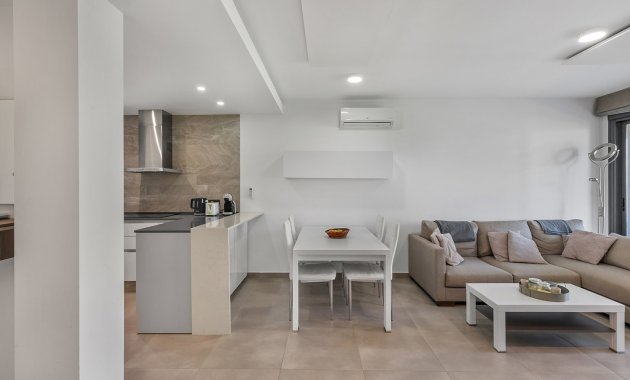 Herverkoop - Appartement -
Punta Prima