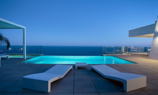 Neue Gebäude - Freistehend / Villa -
Cumbre del Sol