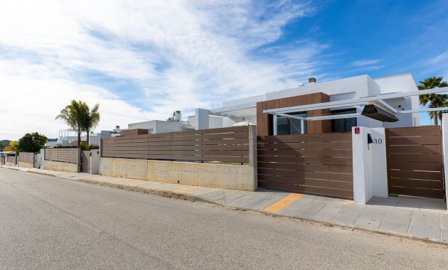 Herverkoop - Vrijstaande woning / Villa -
Orihuela Costa - Entre Naranjos Vistabella Golf