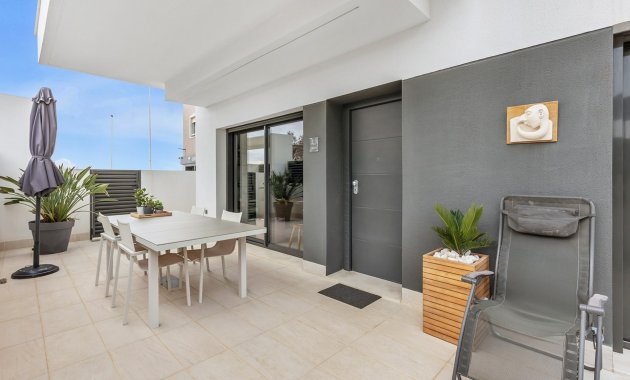 Herverkoop - Appartement - Begane grond -
Torrevieja - Torrelamata - La Mata