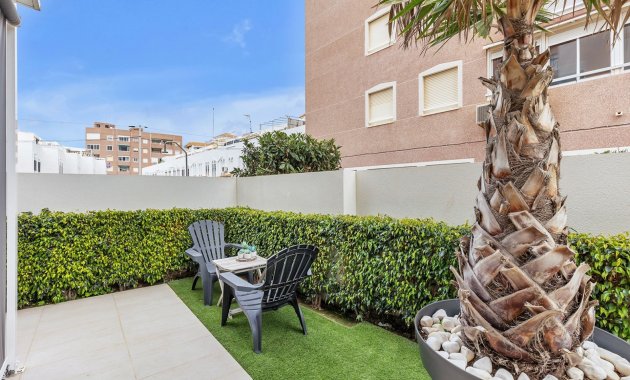 Herverkoop - Appartement - Begane grond -
Torrevieja - Torrelamata - La Mata