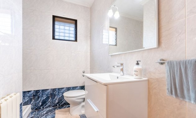 Herverkoop - Vrijstaande woning / Villa -
Hondón de las Nieves