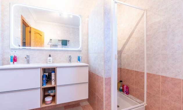 Herverkoop - Vrijstaande woning / Villa -
Hondón de las Nieves