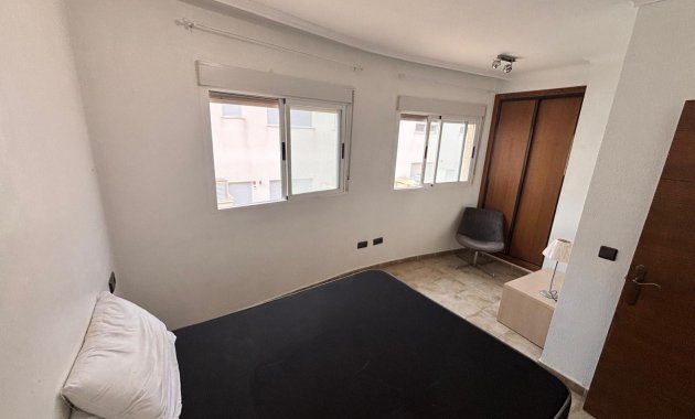 Reventa - Casa adosada -
Guardamar del Segura - Urbanizaciones