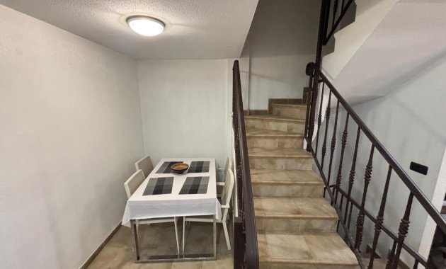 Reventa - Casa adosada -
Guardamar del Segura - Urbanizaciones