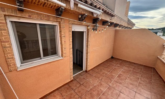 Reventa - Casa adosada -
Guardamar del Segura - Urbanizaciones