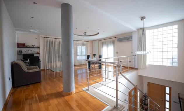 Herverkoop - Vrijstaande woning / Villa -
Avileses