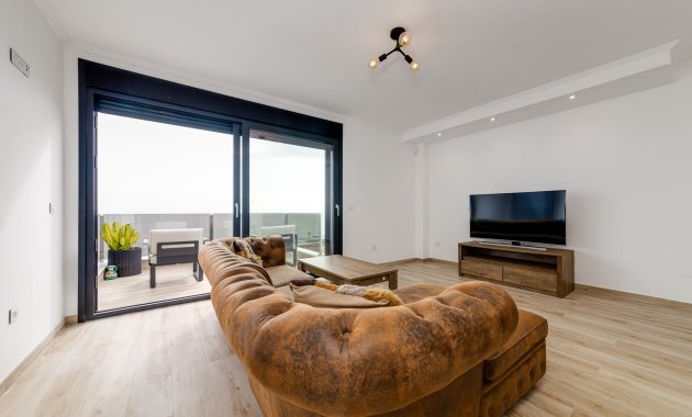 Herverkoop - Vrijstaande woning / Villa -
Torrevieja