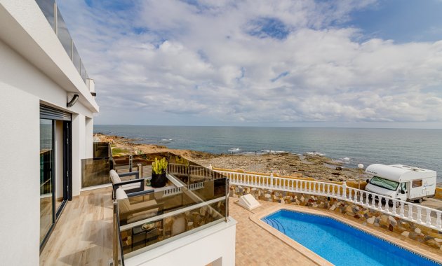 Herverkoop - Vrijstaande woning / Villa -
Torrevieja
