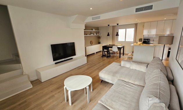 Herverkoop - Vrijstaande woning / Villa -
Torrevieja