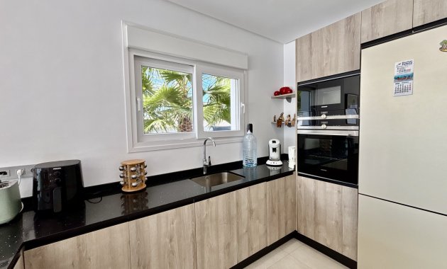 Neue Gebäude - Freistehend / Villa -
Benijofar