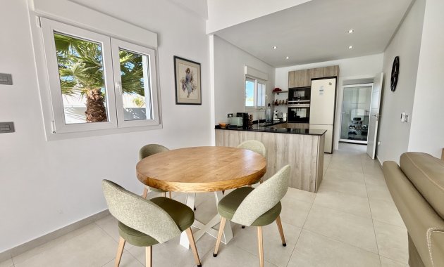 Neue Gebäude - Freistehend / Villa -
Benijofar