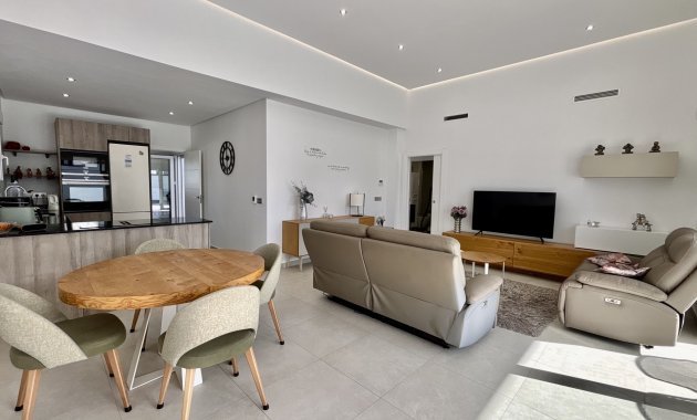 Neue Gebäude - Freistehend / Villa -
Benijofar