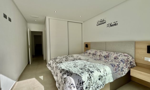 Neue Gebäude - Freistehend / Villa -
Benijofar