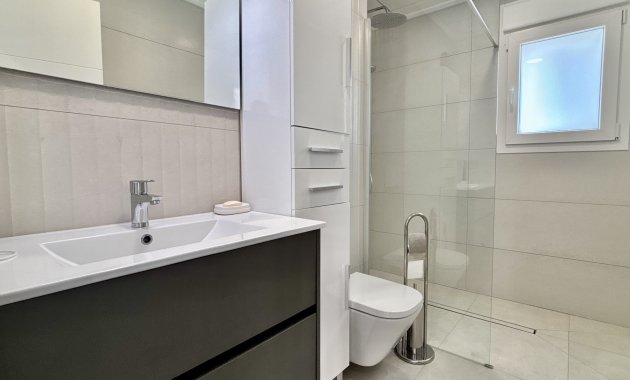 Neue Gebäude - Freistehend / Villa -
Benijofar