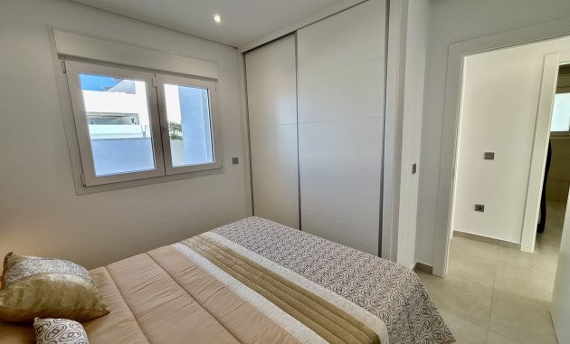 Neue Gebäude - Freistehend / Villa -
Benijofar