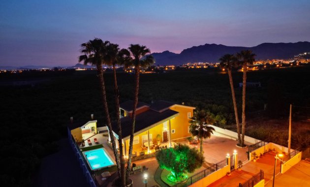 Resale - Finca   -
Orihuela