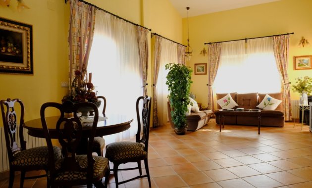 Resale - Finca   -
Orihuela