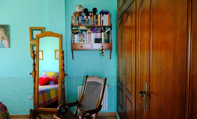 Resale - Finca   -
Orihuela