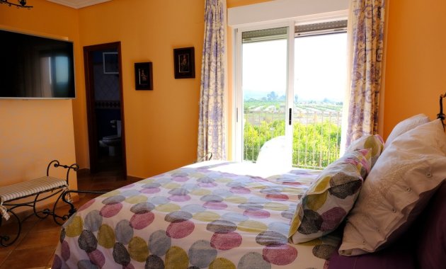 Resale - Finca   -
Orihuela