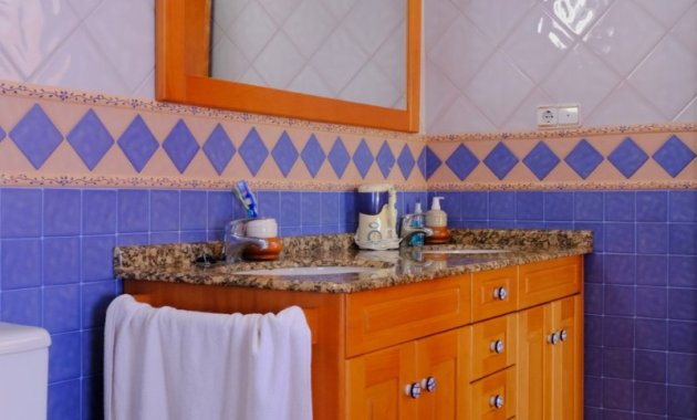 Resale - Finca   -
Orihuela