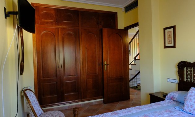 Resale - Finca   -
Orihuela