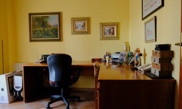 Resale - Finca   -
Orihuela