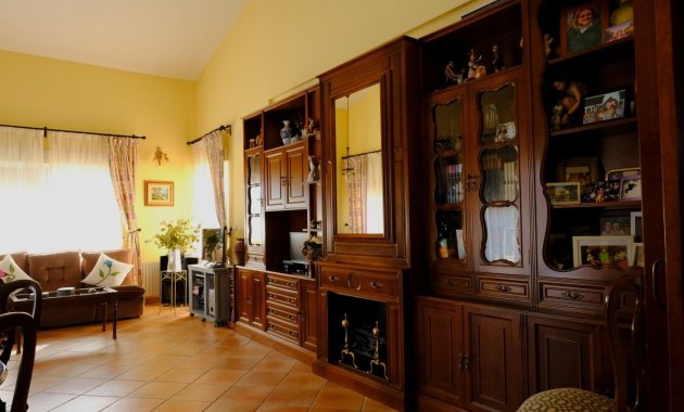 Resale - Finca   -
Orihuela