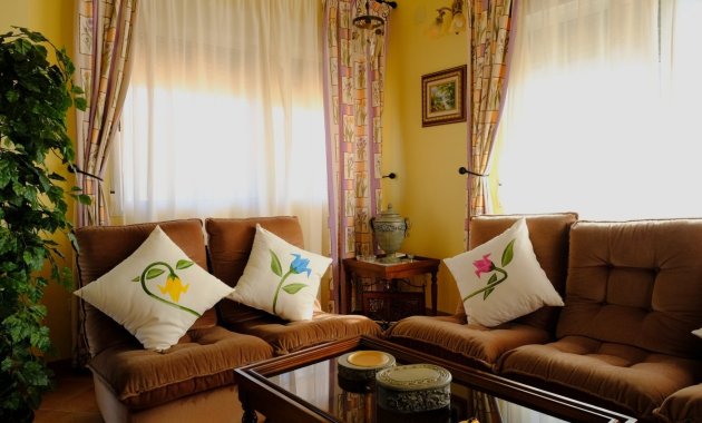 Resale - Finca   -
Orihuela