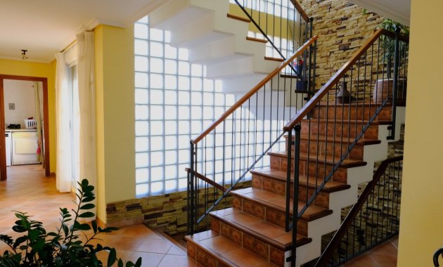 Resale - Finca   -
Orihuela