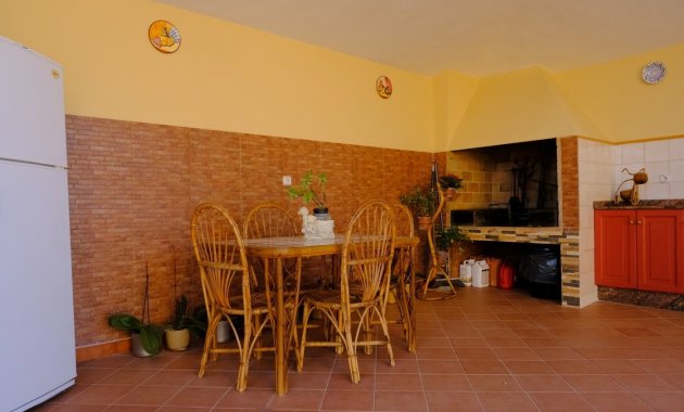 Resale - Finca   -
Orihuela