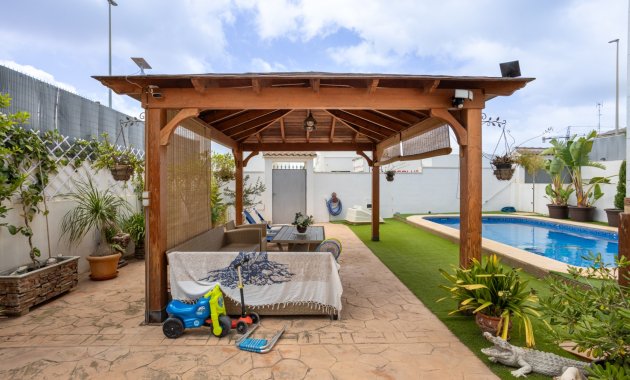 Wiederverkauf - Freistehend / Villa -
Los Montesinos - La Herrada