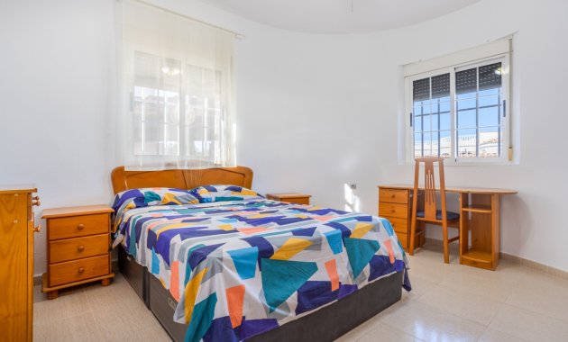 Herverkoop - Vrijstaande woning / Villa -
Torrevieja - Urbanización San Luis