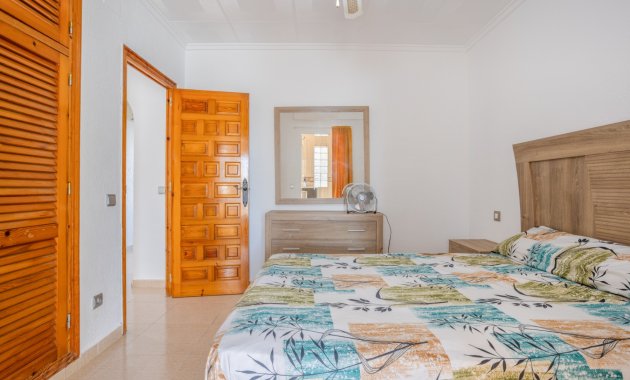 Herverkoop - Vrijstaande woning / Villa -
Torrevieja - Urbanización San Luis